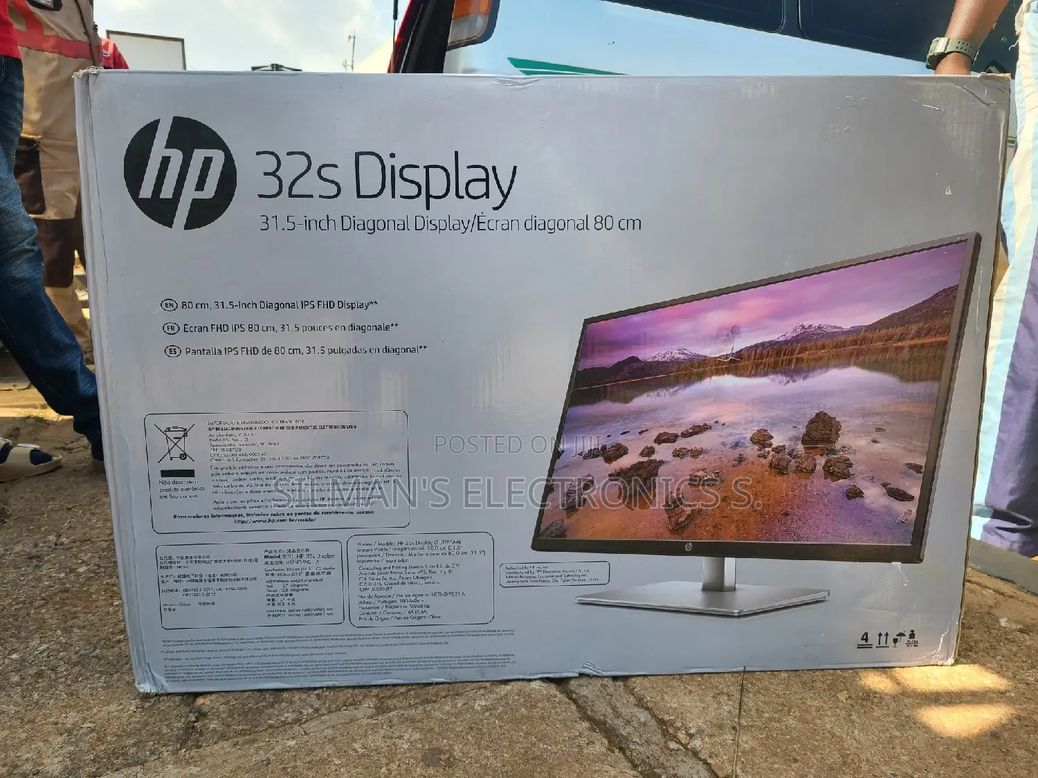 HP 32S Flat Screen Monitor