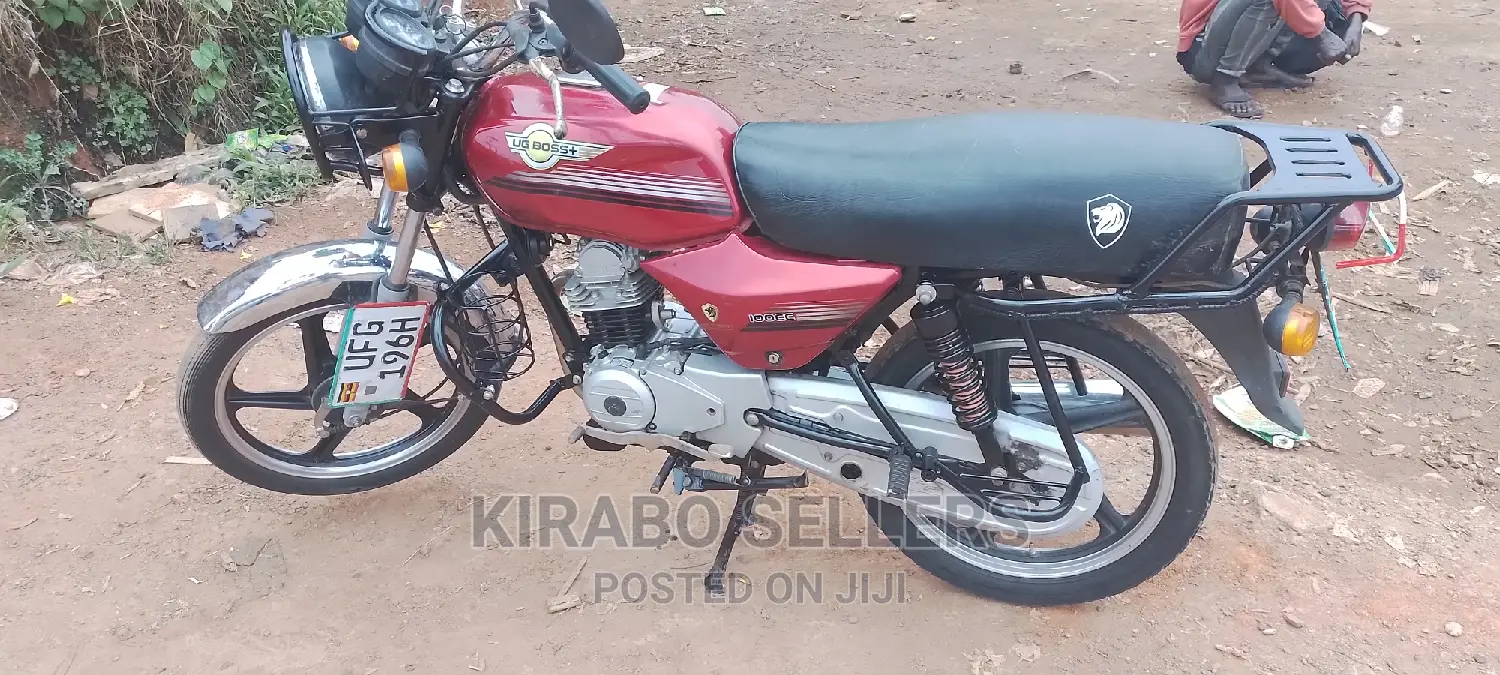 New Bajaj Avenger 220 Cruise 2023 Red