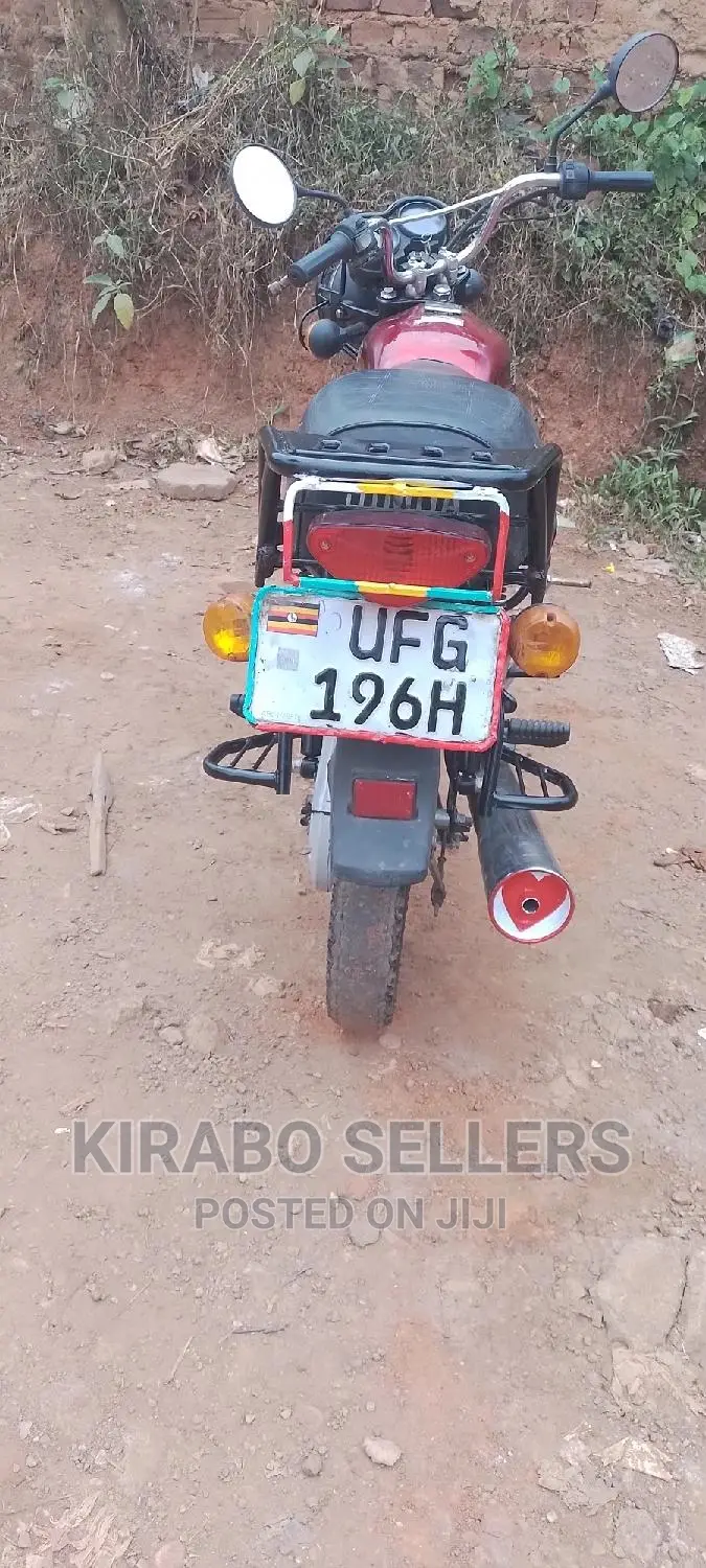 New Bajaj Avenger 220 Cruise 2023 Red