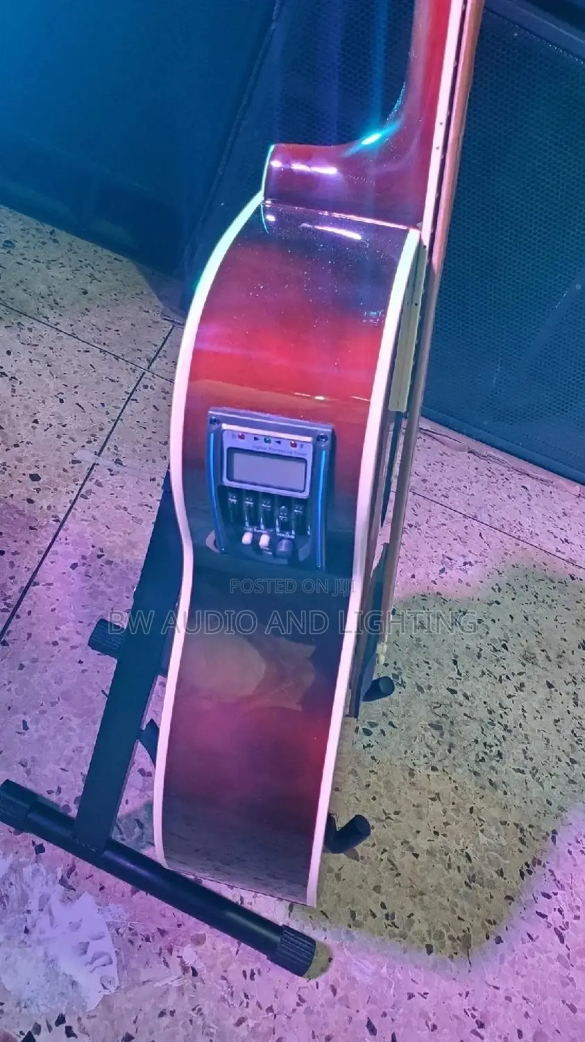 Powered ACOUSTIC Guitar