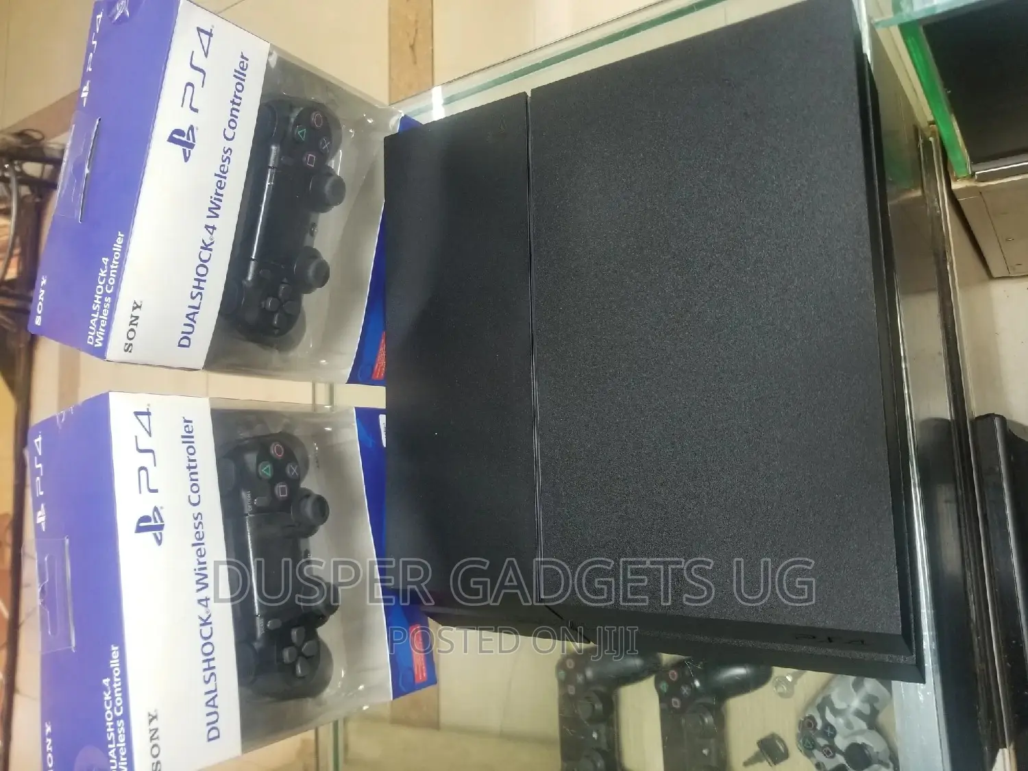 Ps4 Chipped With 8 Games Full Set 2 Pads