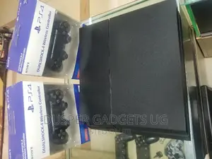 Ps4 Chipped With 8 Games Full Set 2 Pads