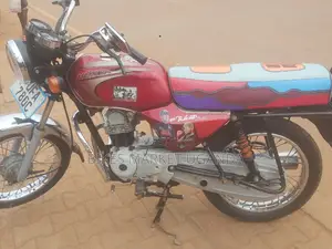 Bajaj Avenger 220 Cruise 2019 Red