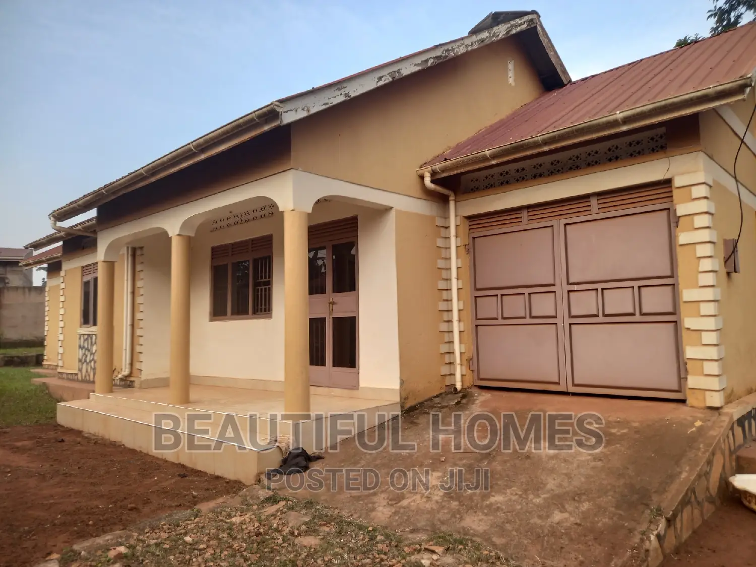 Furnished 3bdrm Bungalow in Kira Nsasa for sale
