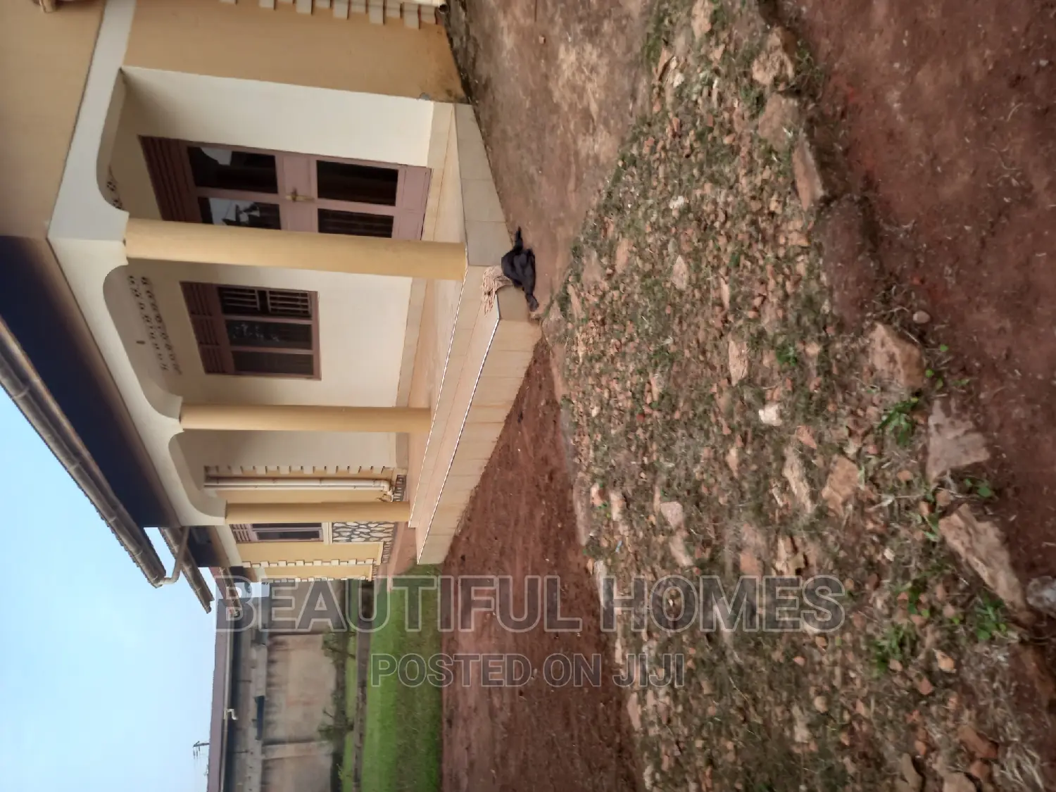 Furnished 3bdrm Bungalow in Kira Nsasa for sale