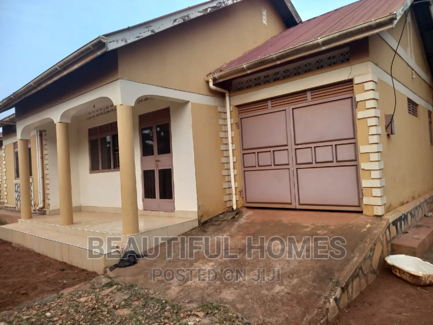 Furnished 3bdrm Bungalow in Kira Nsasa for sale