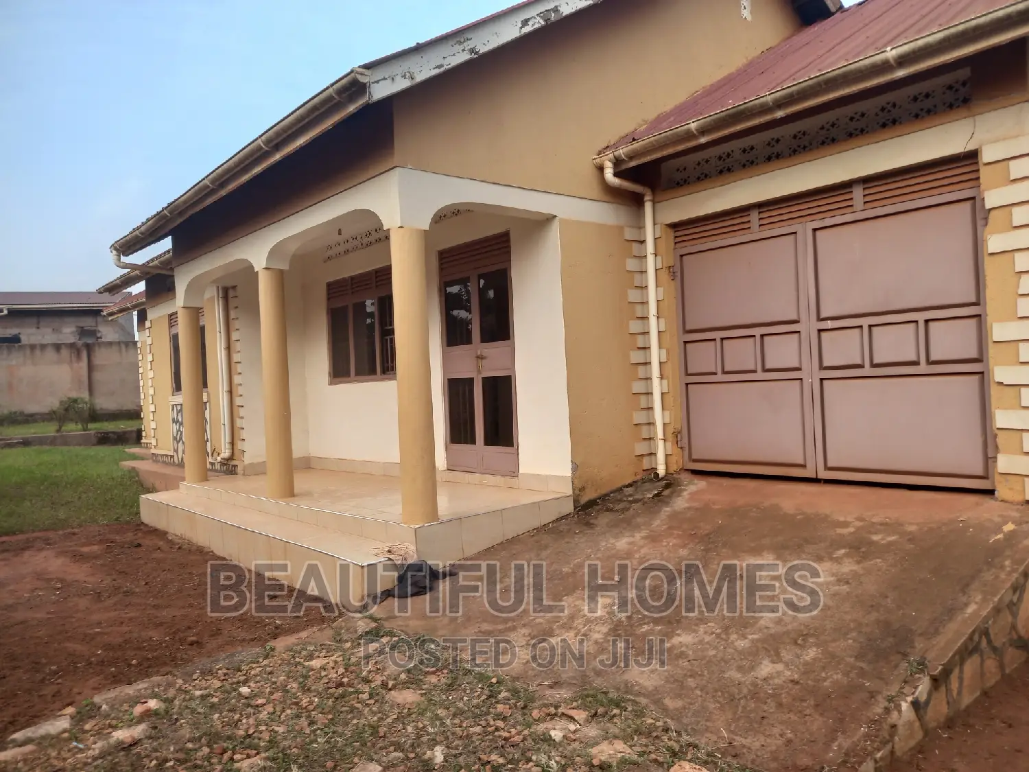 Furnished 3bdrm Bungalow in Kira Nsasa for sale
