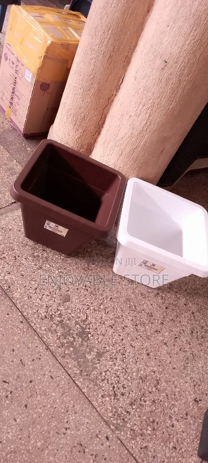 Plastic Flower Pots