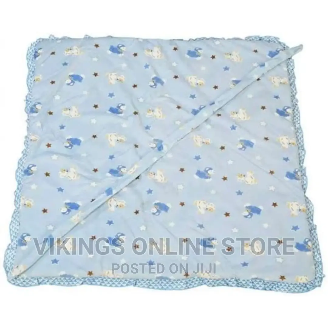 Baby Shawl Receiver – Blue Pattern May Vary