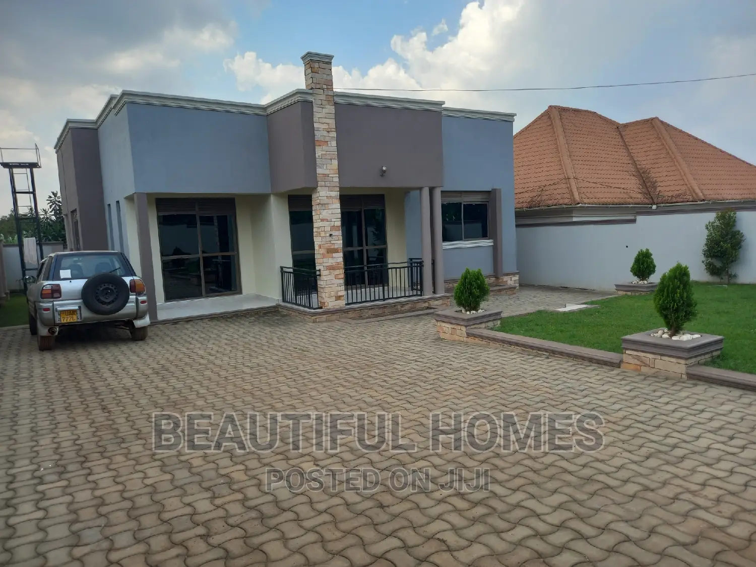 Furnished 4bdrm Bungalow in Kira for sale