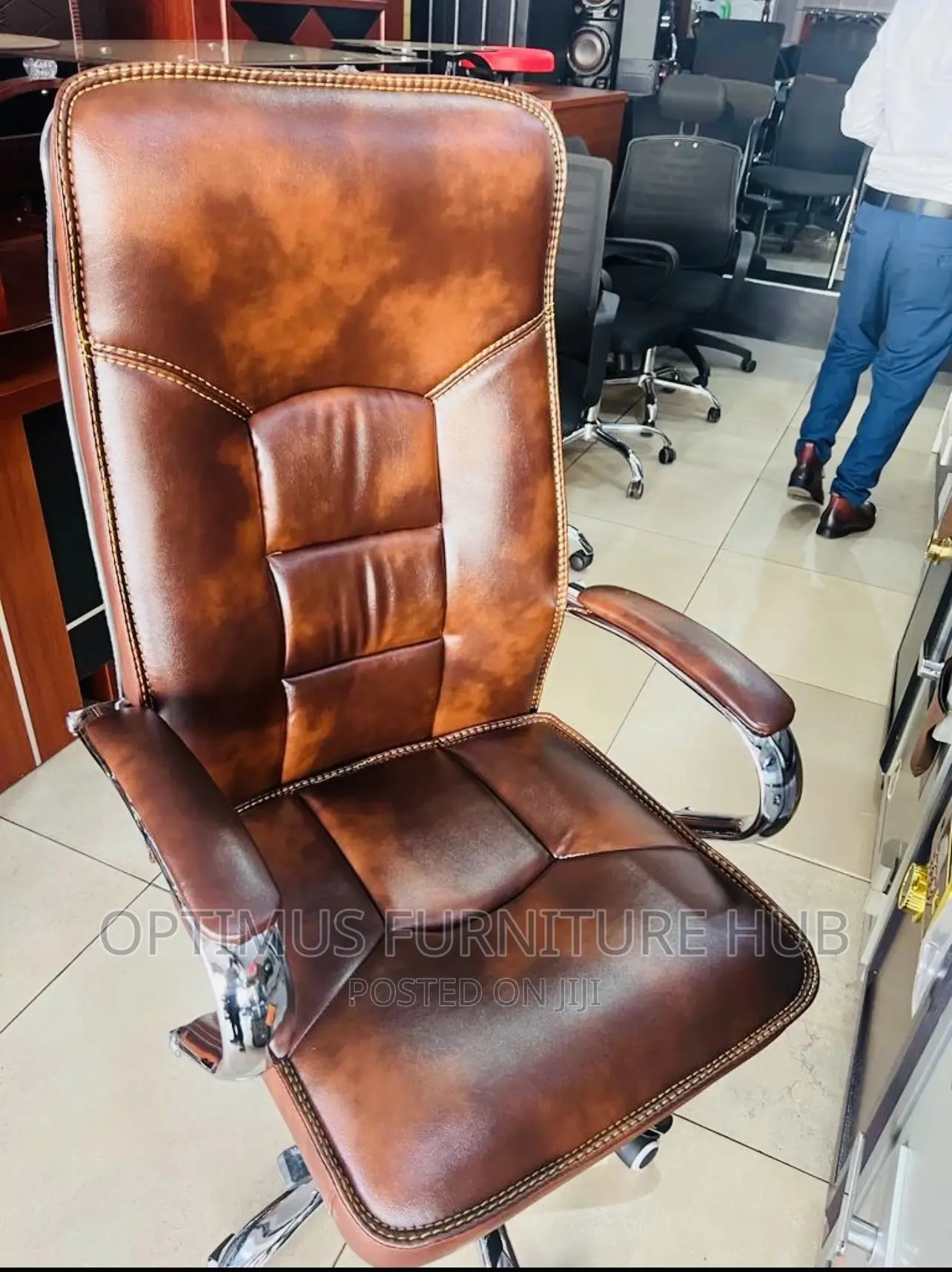 Office Chair (Brown)