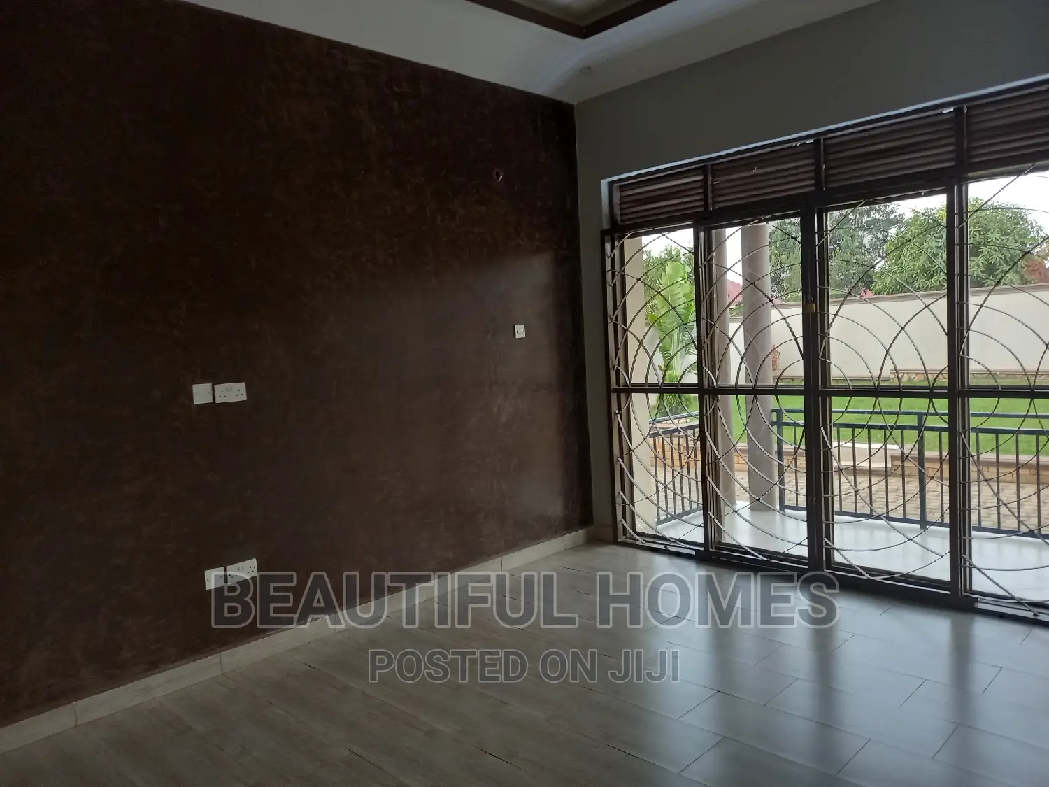 Furnished 4bdrm Bungalow in Kira for sale