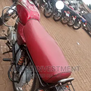 Bajaj Boxer 100 2022 Red