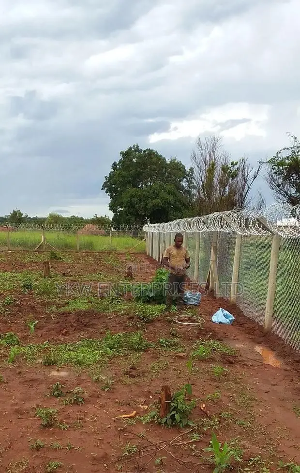Chain Link Fence Construction