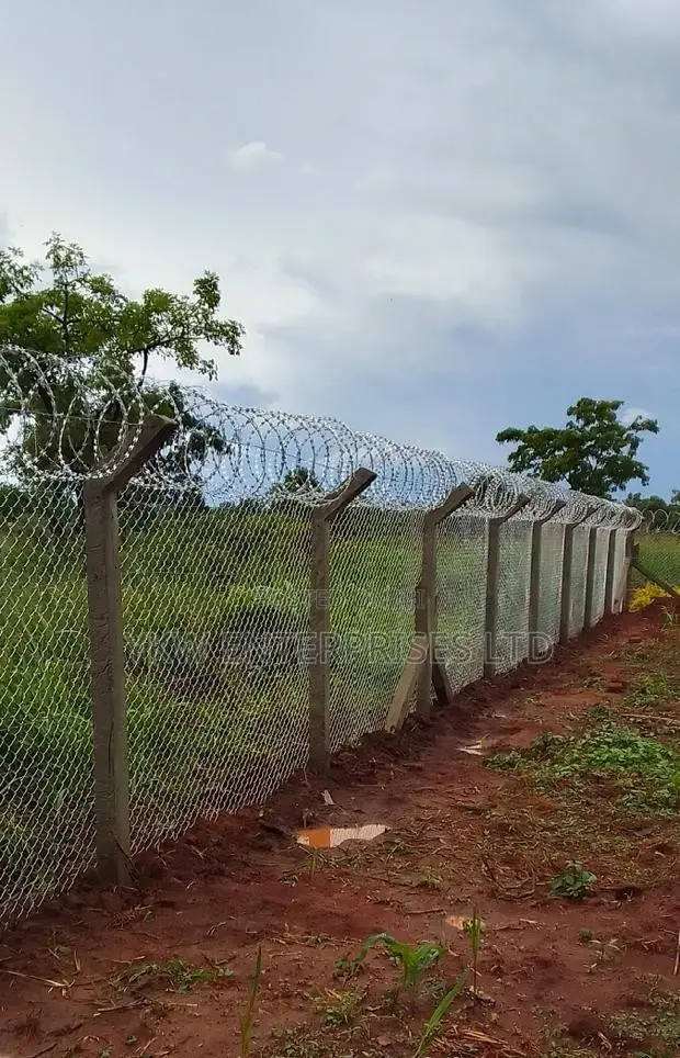 Chain Link Fence Construction
