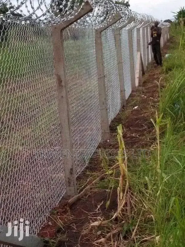 Chain Link Fence Construction