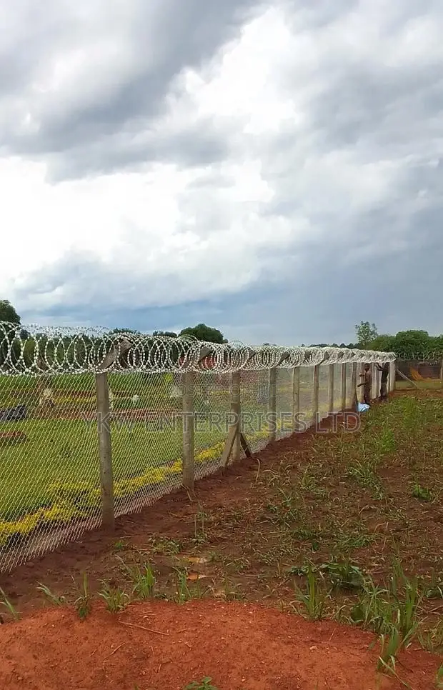 Chain Link Fence Construction