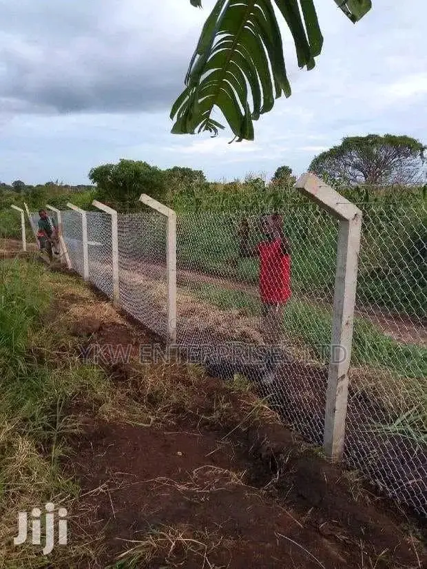 Chain Link Fence Construction