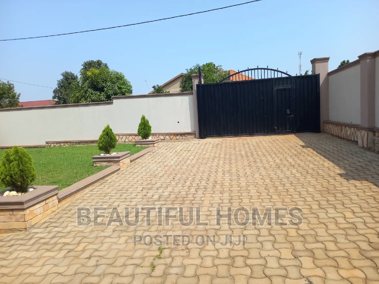 Furnished 4bdrm House in Kira for sale