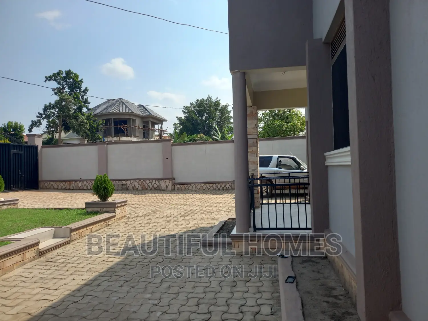 Furnished 4bdrm House in Kira for sale
