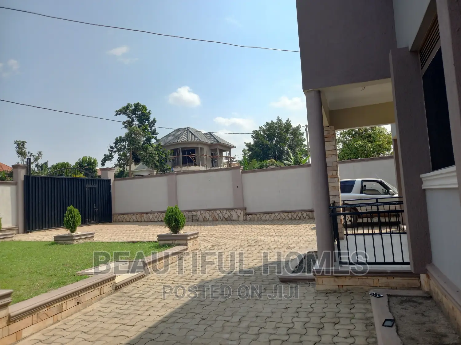 Furnished 4bdrm House in Kira for sale