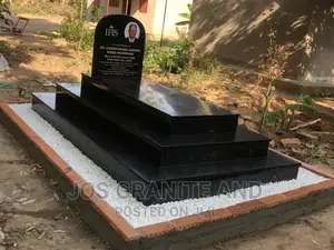 Photo - Grave Finishing