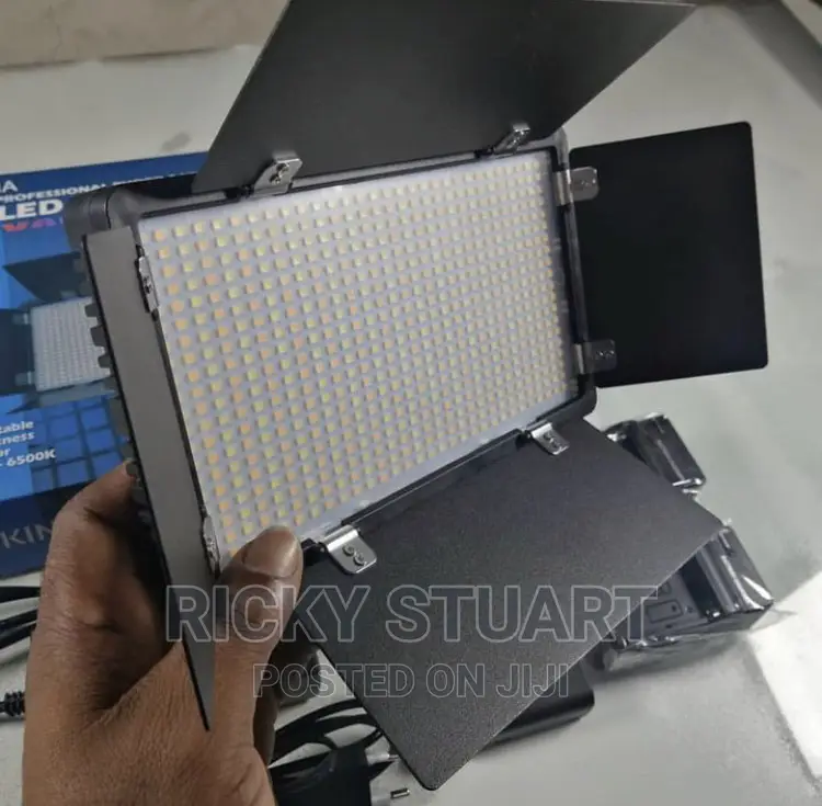 Professional Photo Video Lights (Led-U600) With Astand