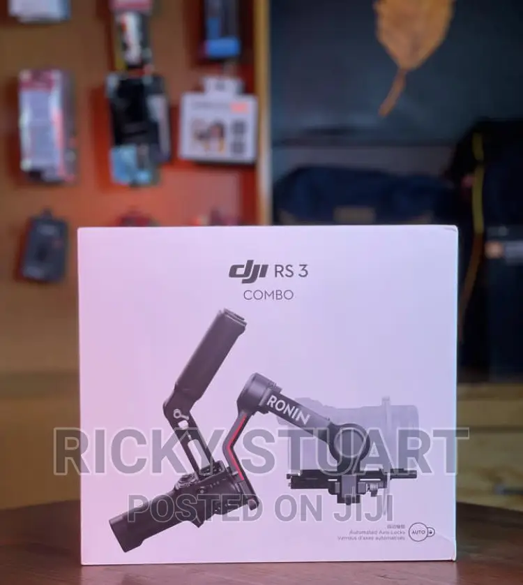 DJI RS 3 Combo Gimbal Stabilizer