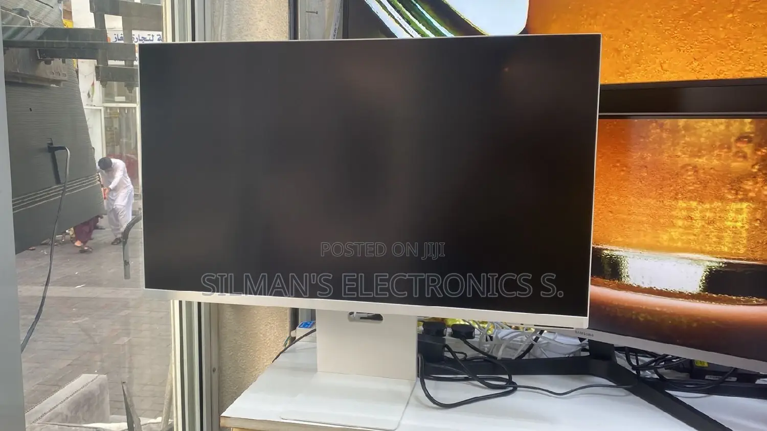 Samsung 32" M8 2 in 1 Smart Monitor and TV