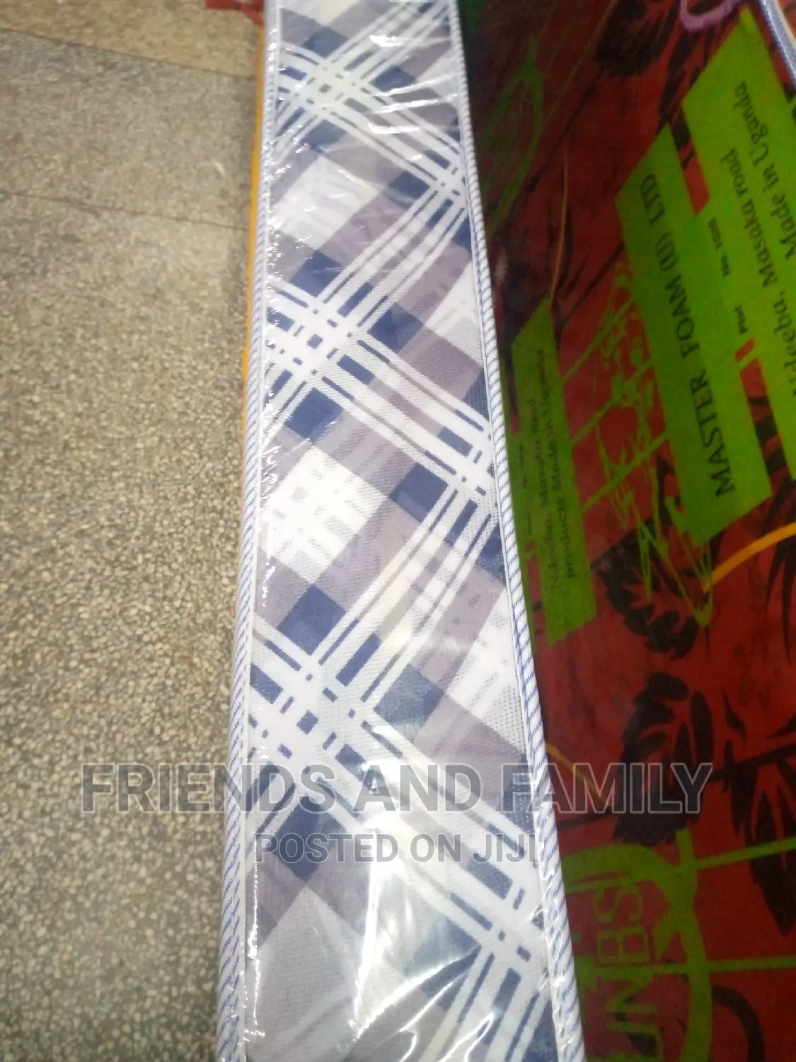 Deluxe Mattress 4*3*4.Inches