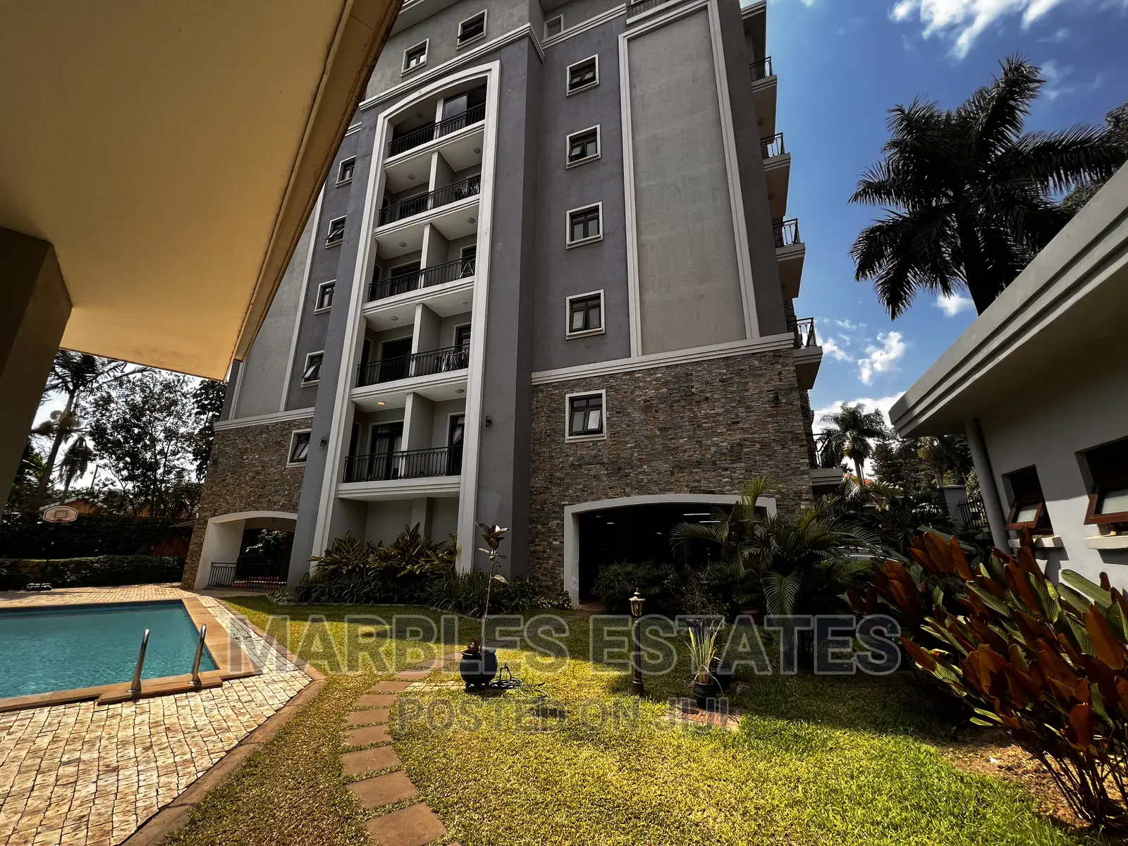 5bdrm Penthouse in Kololo, Central Division for rent