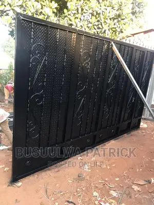 Black Sliding Gate