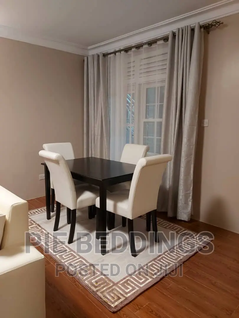 Nice Dinning Carpets / Centre Carpets