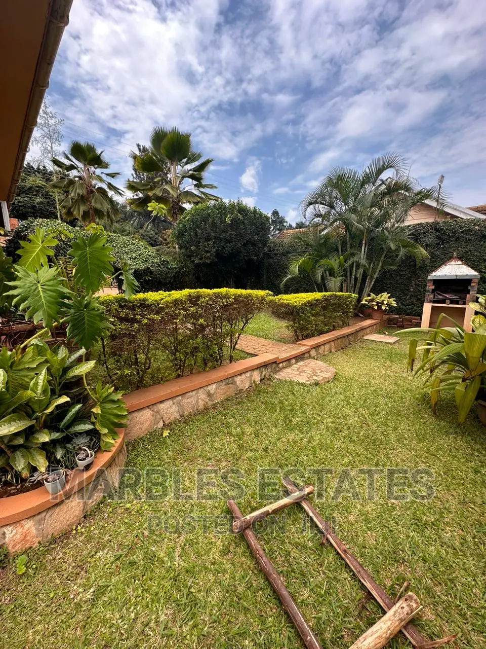 4bdrm Bungalow in Naguru, Central Division for rent