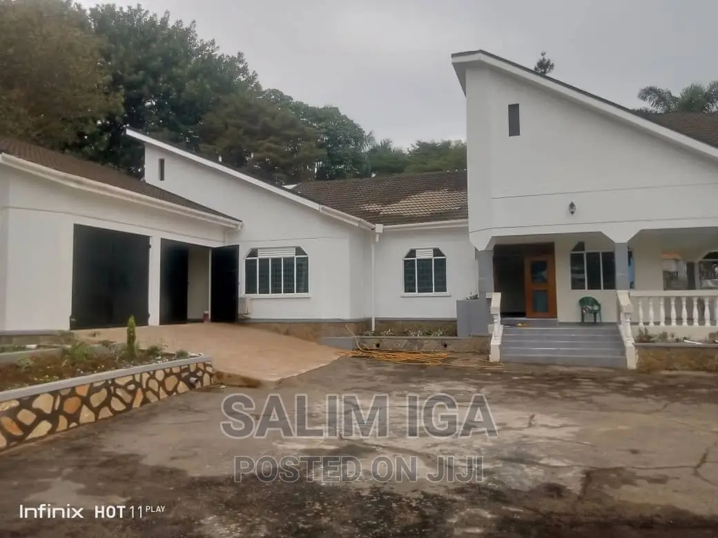 4bdrm Bungalow in Kololo Property, Central Division for rent