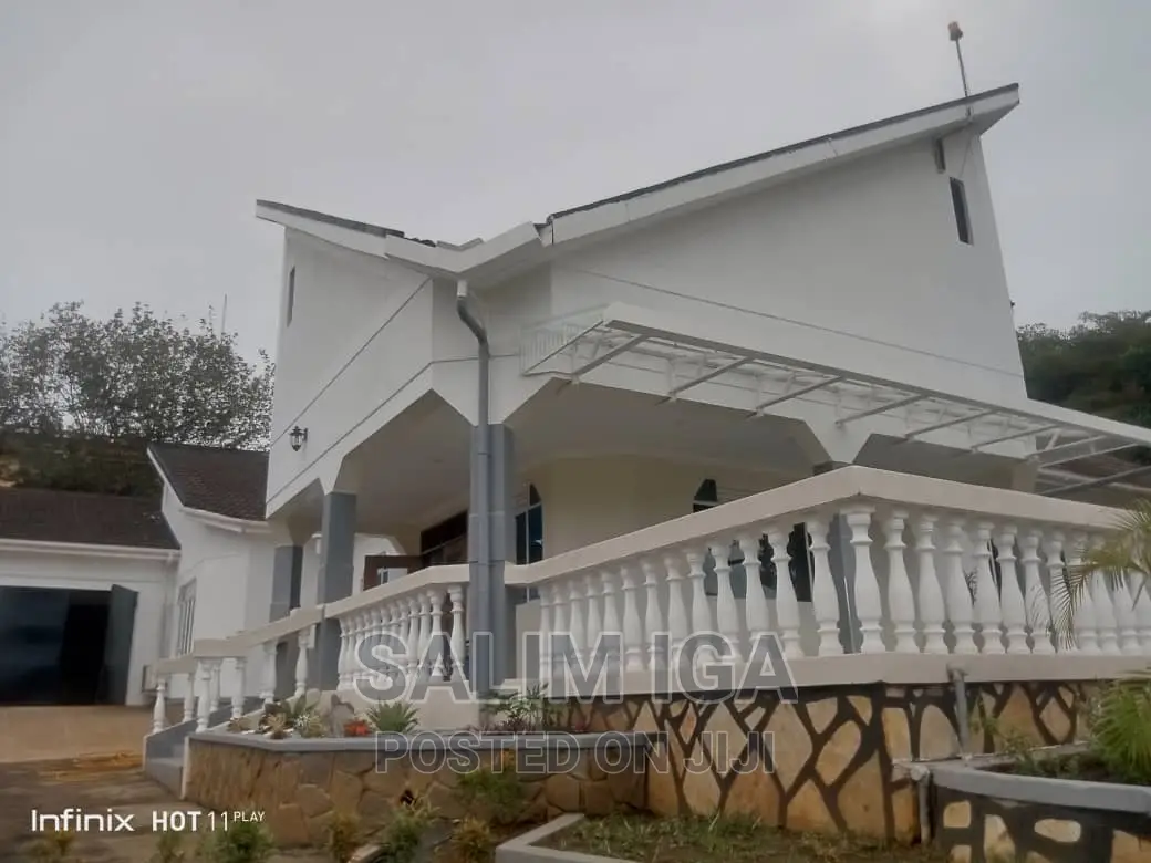 4bdrm Bungalow in Kololo Property, Central Division for rent