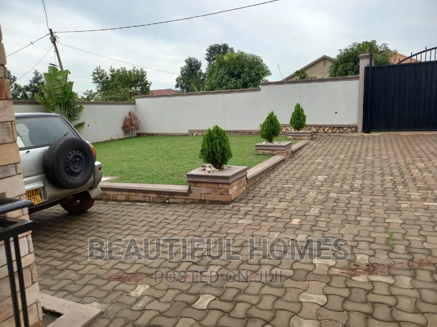 Furnished 4bdrm House in Kira for sale