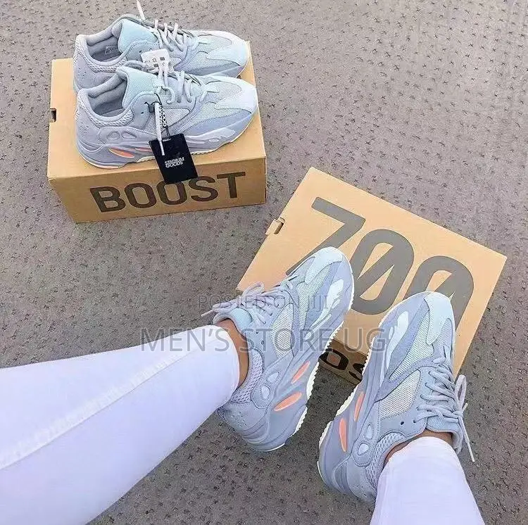 Yeezy Boost 700 Gray Star