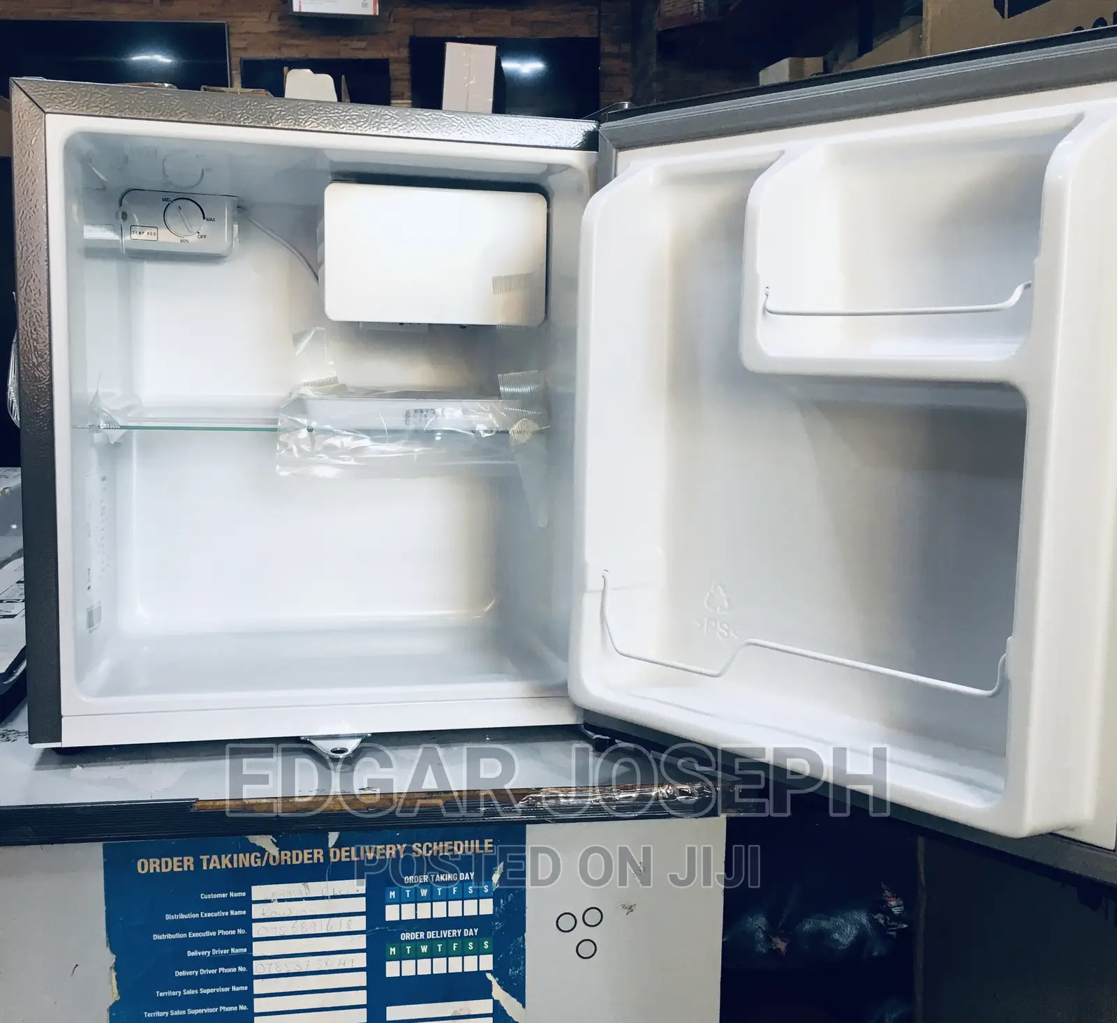 Refrigerator 60L Hisense