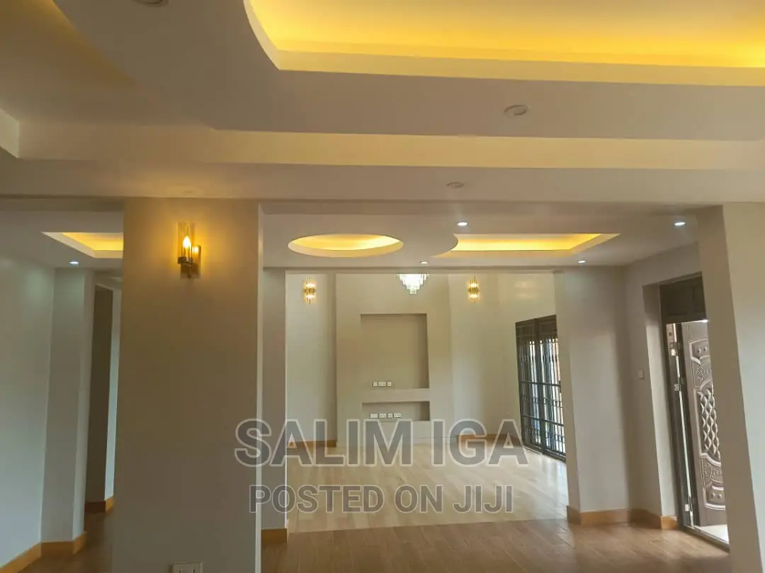 5bdrm Maisonette in Kololo Property, Wakiso / Wakiso for rent