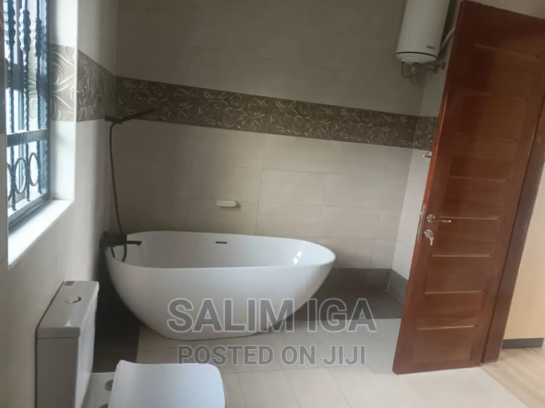 5bdrm Maisonette in Kololo Property, Wakiso / Wakiso for rent