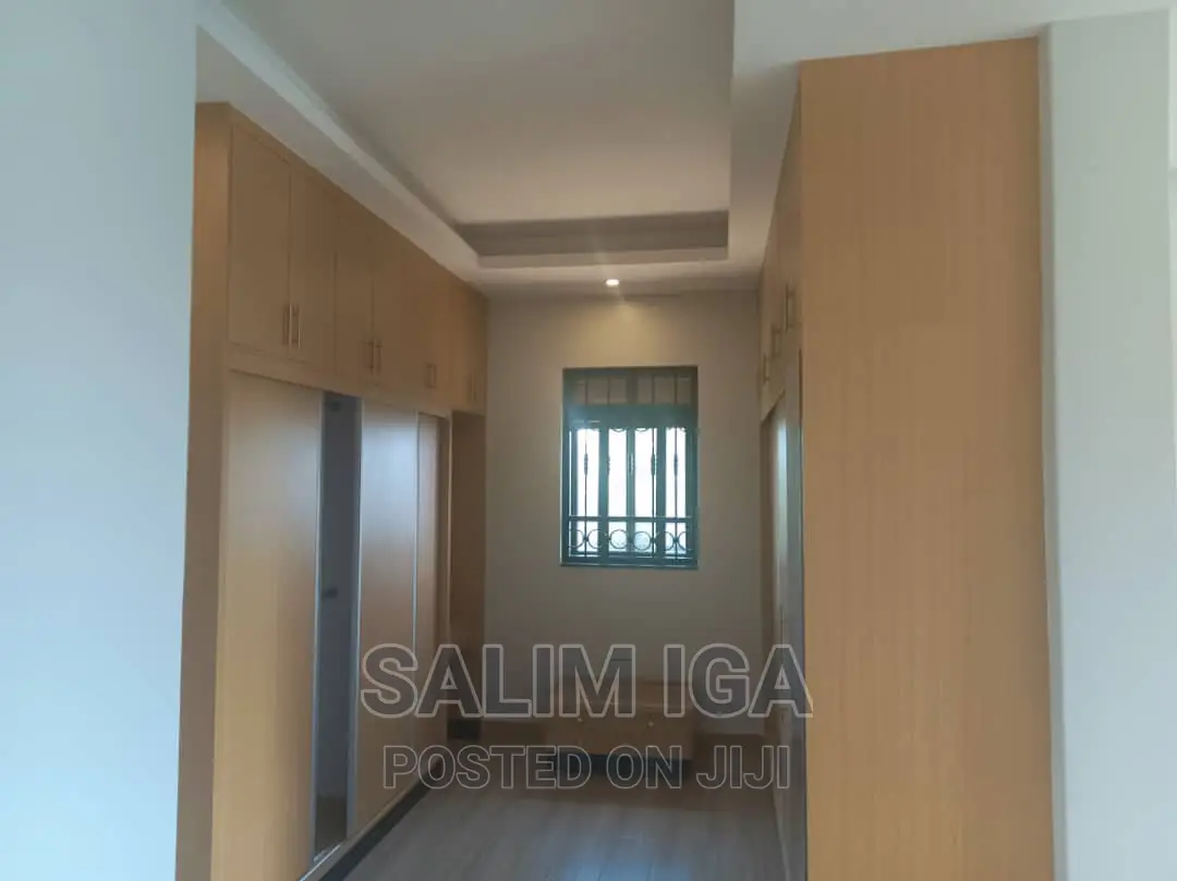 5bdrm Maisonette in Kololo Property, Wakiso / Wakiso for rent