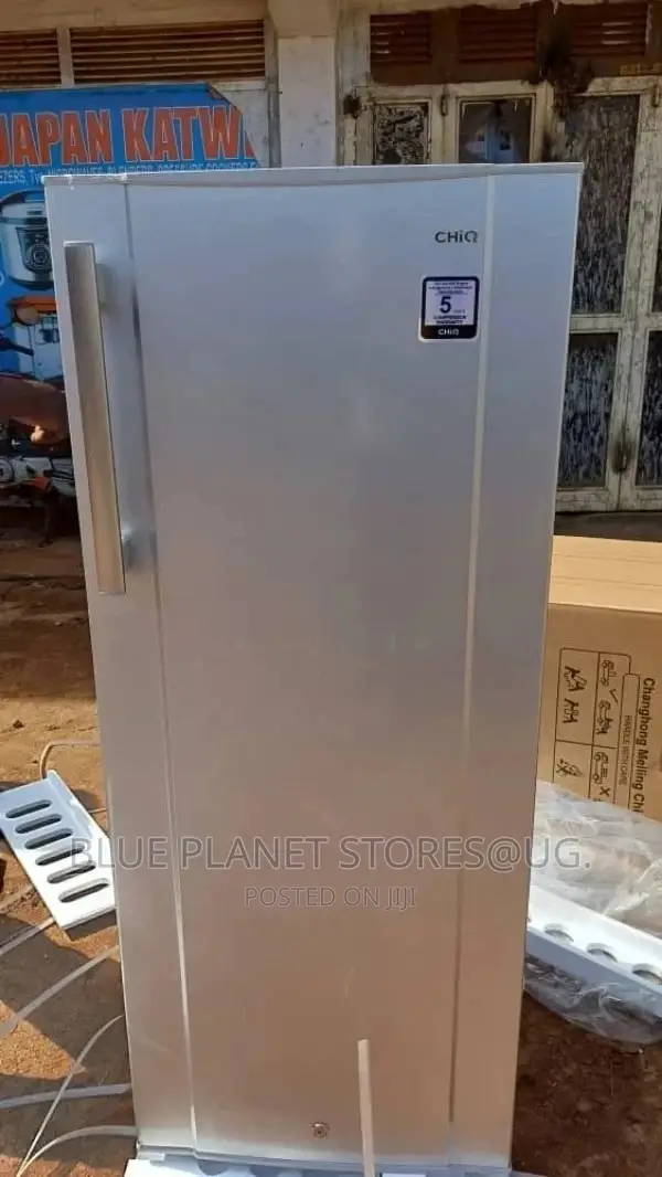CHIQ 230litres Single Door Refrigerators \\ CSR230 
