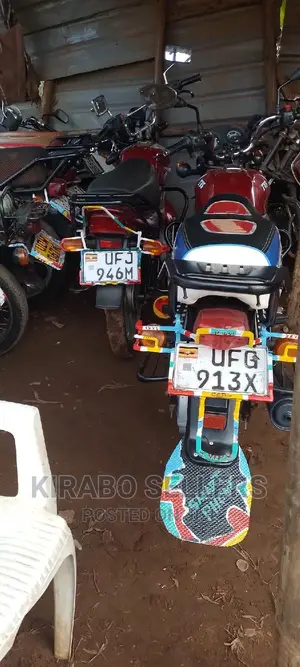 New TVS HLX 125 2023 Red