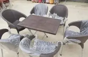 Photo - Strong Plastic 1 Table and 6 Chair Seat Set