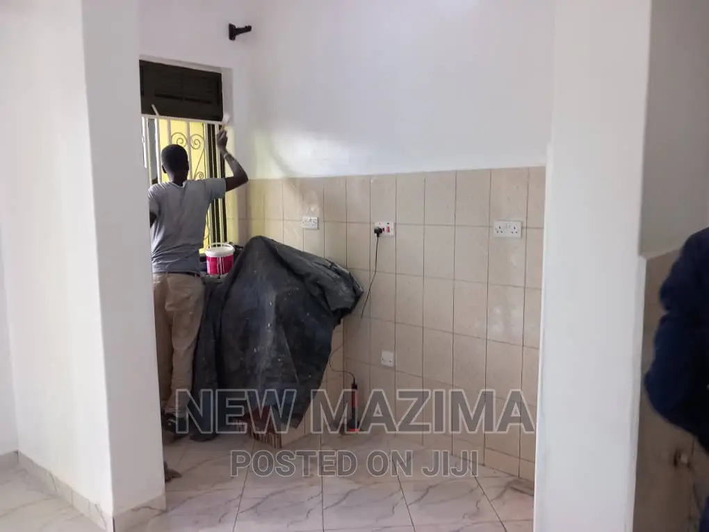 7bdrm Block of Flats in Munyonyo Heights, Central Division for sale