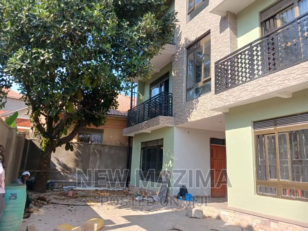 7bdrm Block of Flats in Munyonyo Heights, Central Division for sale