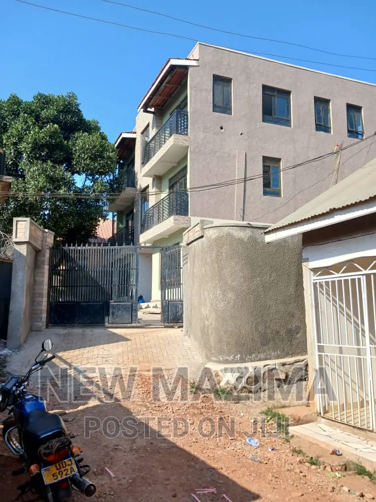 7bdrm Block of Flats in Munyonyo Heights, Central Division for sale