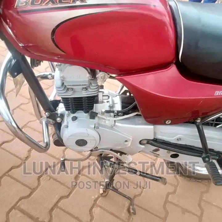 Bajaj Boxer 100 2023 Red