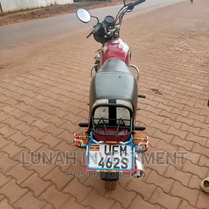 Bajaj Boxer 100 2023 Red